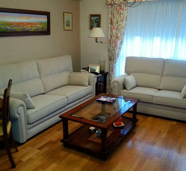 sofa-roble-caruja sofa-roble-caruja